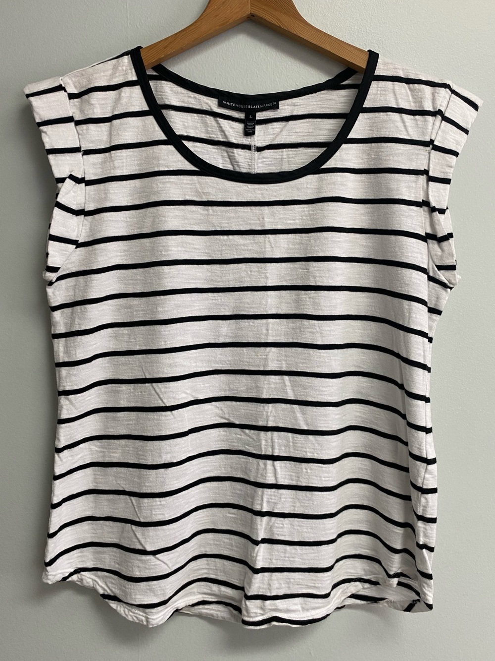 WHITE HOUSE BLACK MARKET TOP - LARGE